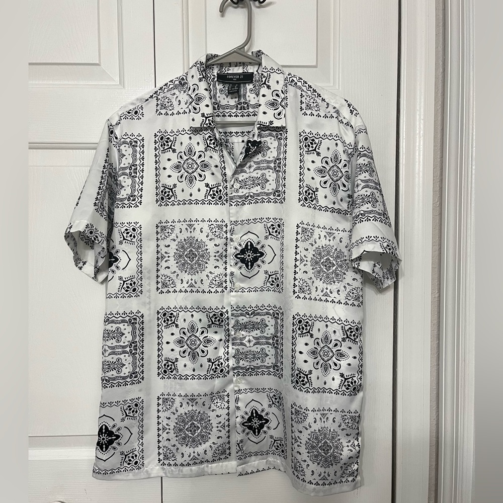 Men’s Paisley Collage Button Down- Size: M
